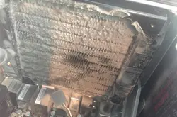 朋友说电脑CPU温度贼高 明明CPU散热器上的水冷 这又是咋回事