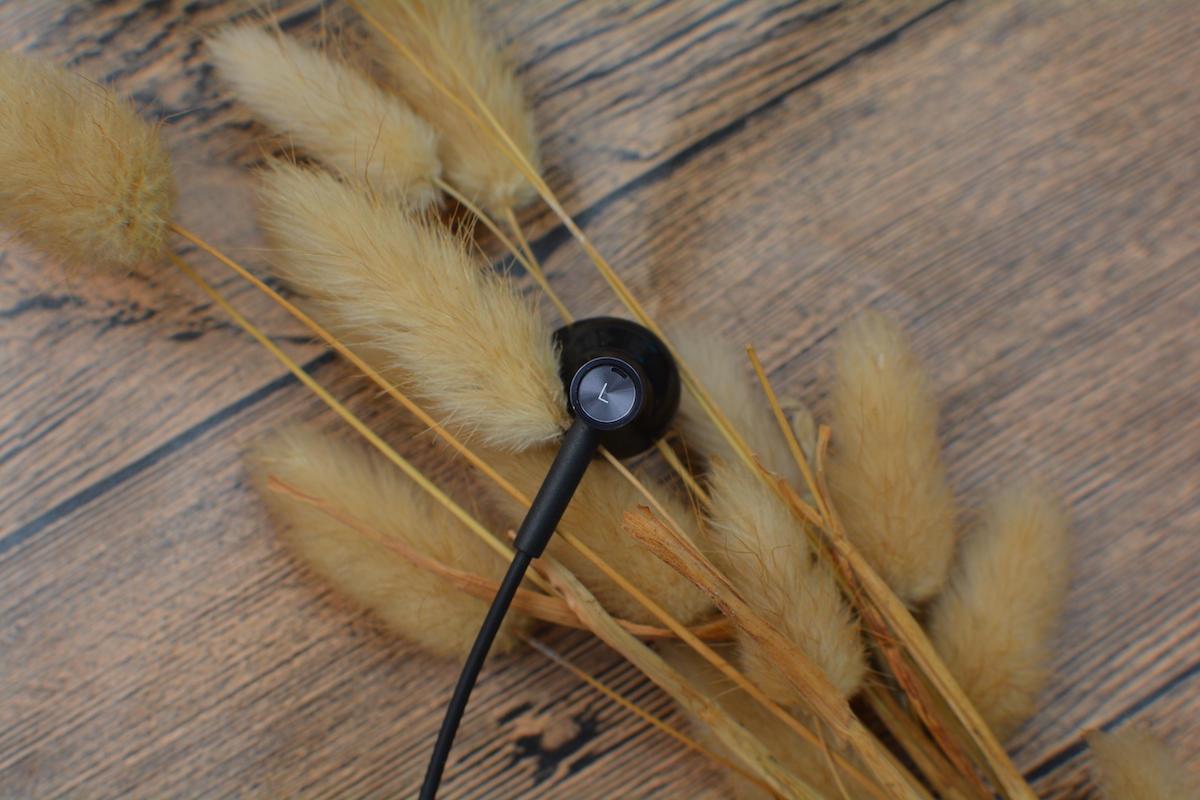 小米8系标配产品 小米双单元半入耳式耳机Type-C版上市