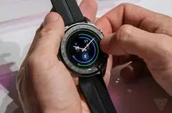 LG发布新款WatchW7智能手表：保留机械指针结构