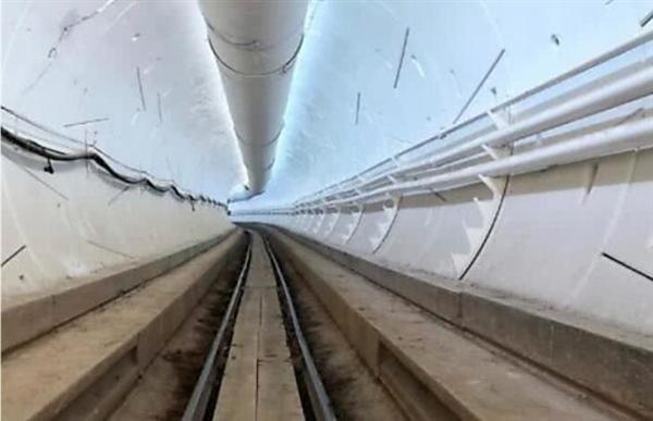 马斯克宣布大消息：首条地下高速隧道即将完工