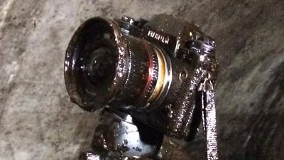 FujifilmX-T1跌入臭原油，废墟摄影师决定“起死回生”！