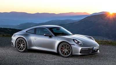 全新 Porsche 911 大跃进：线条依旧，面貌全非