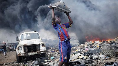 摄影师 Kai Löffelbein 形容处理电子垃圾场地是“地狱之门”，出版相集冀关注污染环境问题