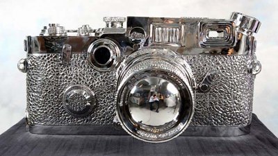由不銹钢制成，四不像“假 Leica 相机”售价竟高达 $78 万！