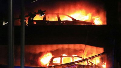 【车主喊住踏入 2018】利物浦停车场大火烧毁 1,400 部车