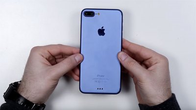iPhone 7 Plus 蓝色版短片现身！双凸镜令手机惨变“摇摇板”！