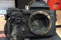 Sony A7R 跌落熔岩，金属机身仍完好！