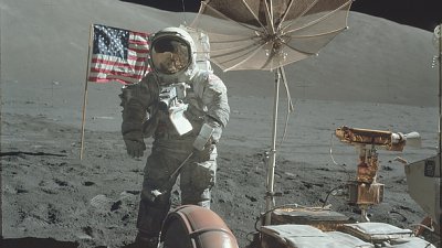 8,000 张 NASA 阿波罗登月相片慢慢睇！