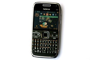 $3,698 上市：E 系新机 Nokia E72 (外形篇)