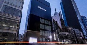 三星在东京最大的旗舰店开张 外墙装了 1000 部 Galaxy 手机