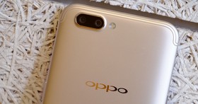 OPPO R11 自拍手机动手玩 双镜头功能方便、操作顺畅度不错