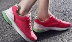 小米携手英特尔发表智慧运动鞋 传统鞋商不怕：先把鞋做好才有智慧