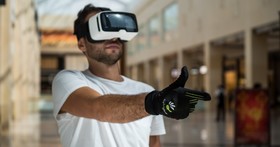 放下VR控制器吧 戴上CaptoGlove手套就能操作游戏