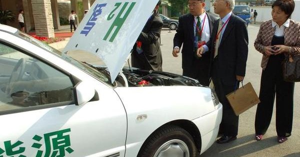 日本与韩国在争氢 中国能不能弯道超车？纯电动汽车还搞吗？