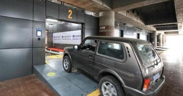 北京首都机场停车场的停车机器人 你会选择它吗？