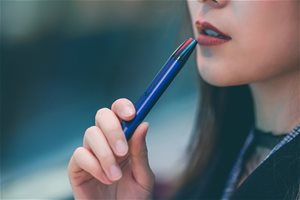 美国首例！密歇根州禁售香味电子烟 避免青少年…