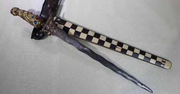 随手一刀：十九世纪巴釐克力士剑 是失落之刃还是刺客之刃？