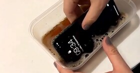 iPhone 11 Pro完全浸泡可乐会怎么样？YouTuber实测给你看