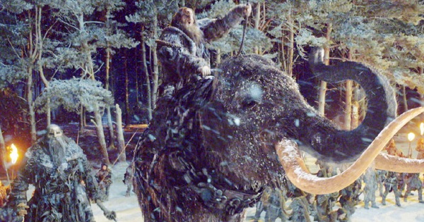 《权力的游戏》前传血月 巨人骑长毛象 网友：瑟曦梦成真了_大象