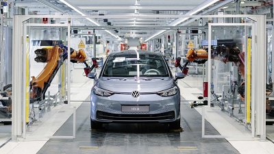 Volkswagen ID.3 纯电“五门揭背”德国量产！订单破 35,000 张