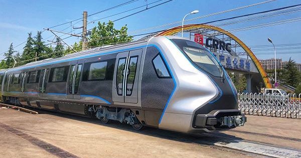 中国下一代碳纤维地铁列车成功试跑：减重13% 全自动驾驶