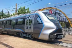 中国下一代碳纤维地铁列车成功试跑：减重13% 全自动驾驶