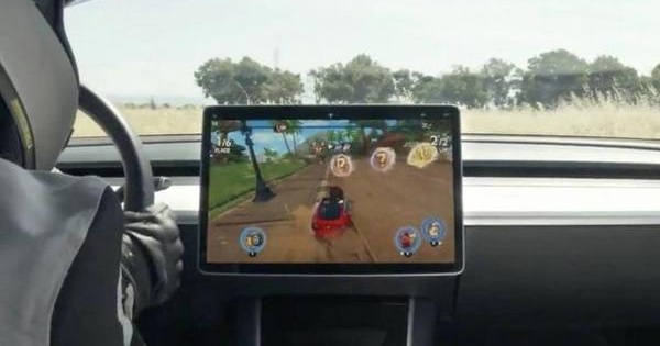 特斯拉释出车载《沙滩车竞速2》游戏：让你坐在实车里体验