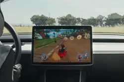 特斯拉释出车载《沙滩车竞速2》游戏 可用方向盘控制_赛道