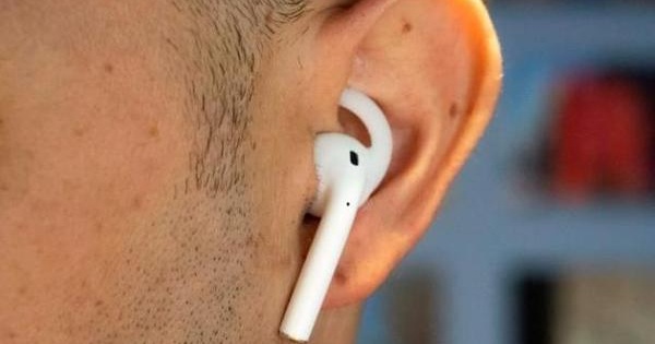如何防止苹果AirPods从你的耳朵里掉出来