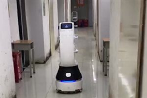 武汉省委党校方舱医院上线机器人全程无接触送…