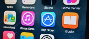 iOS App Store新规定：允许通知包含广告、严管算命类、禁躲警察App