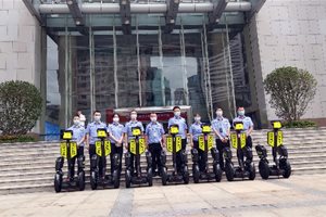 九号机器人助力深圳公安局，联合开发警用平衡…