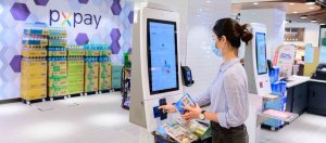 全联打造智慧超市新店型，首度引进自助结账机外，更开始测试自动送货机器人