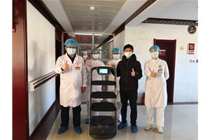 《深圳特区报》眼中的普渡机器人：科技向善，…